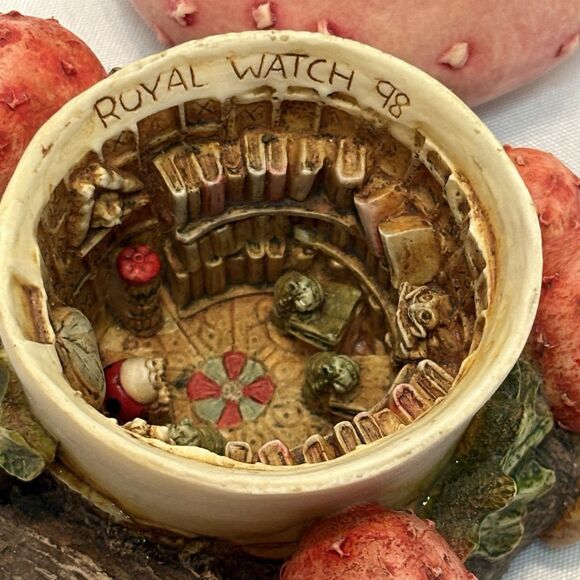 Harmony Garden Mushroom Royal Watch  1998 vintage figurine Lord Byron - Picture 8 of 14